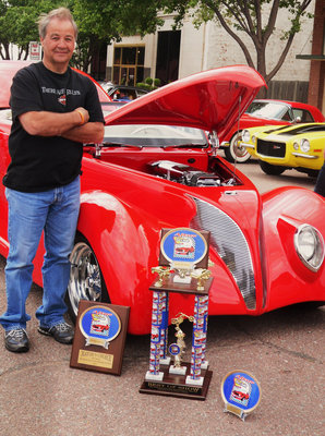 Eddie Brown and his 1939 Ford, winning the 2010 Texas Rock-N-Rumble Best of Show award!