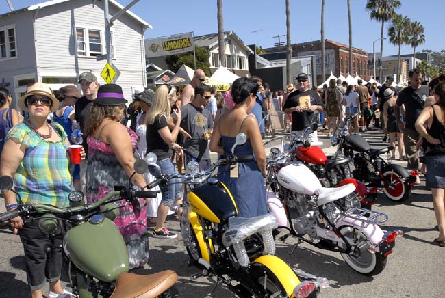 50,000 spectators saw the California Scooters this weekend